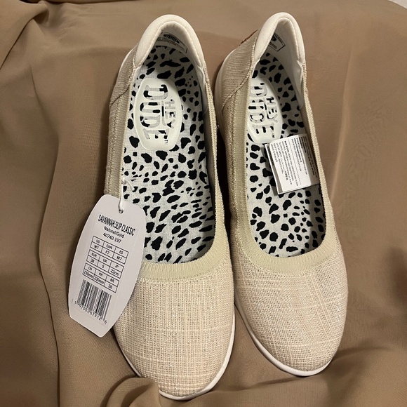 NWT Hey Dude Women’s Savannah Natural Gold Lightweight Slip-on Sneaker Size 7 - Picture 8 of 15